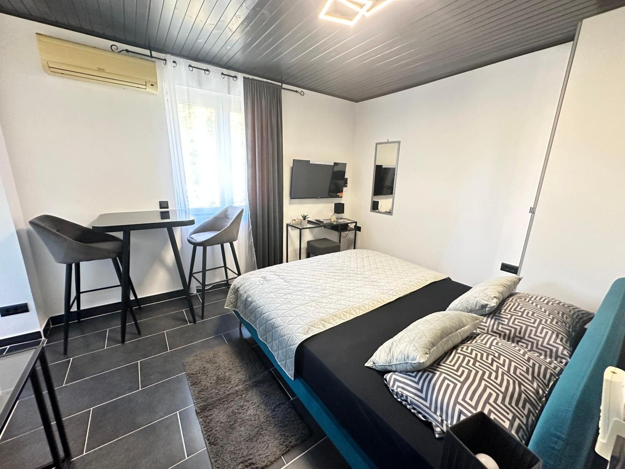 Apartmani Vernissage Биоград-на-Мору Экстерьер фото