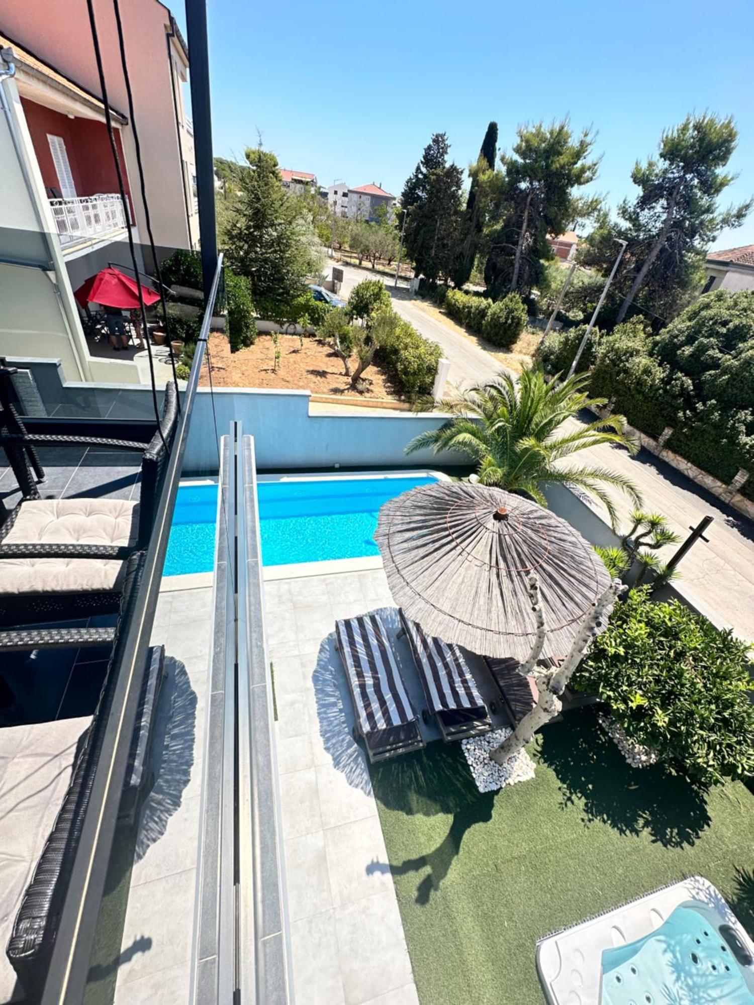 Apartmani Vernissage Биоград-на-Мору Экстерьер фото