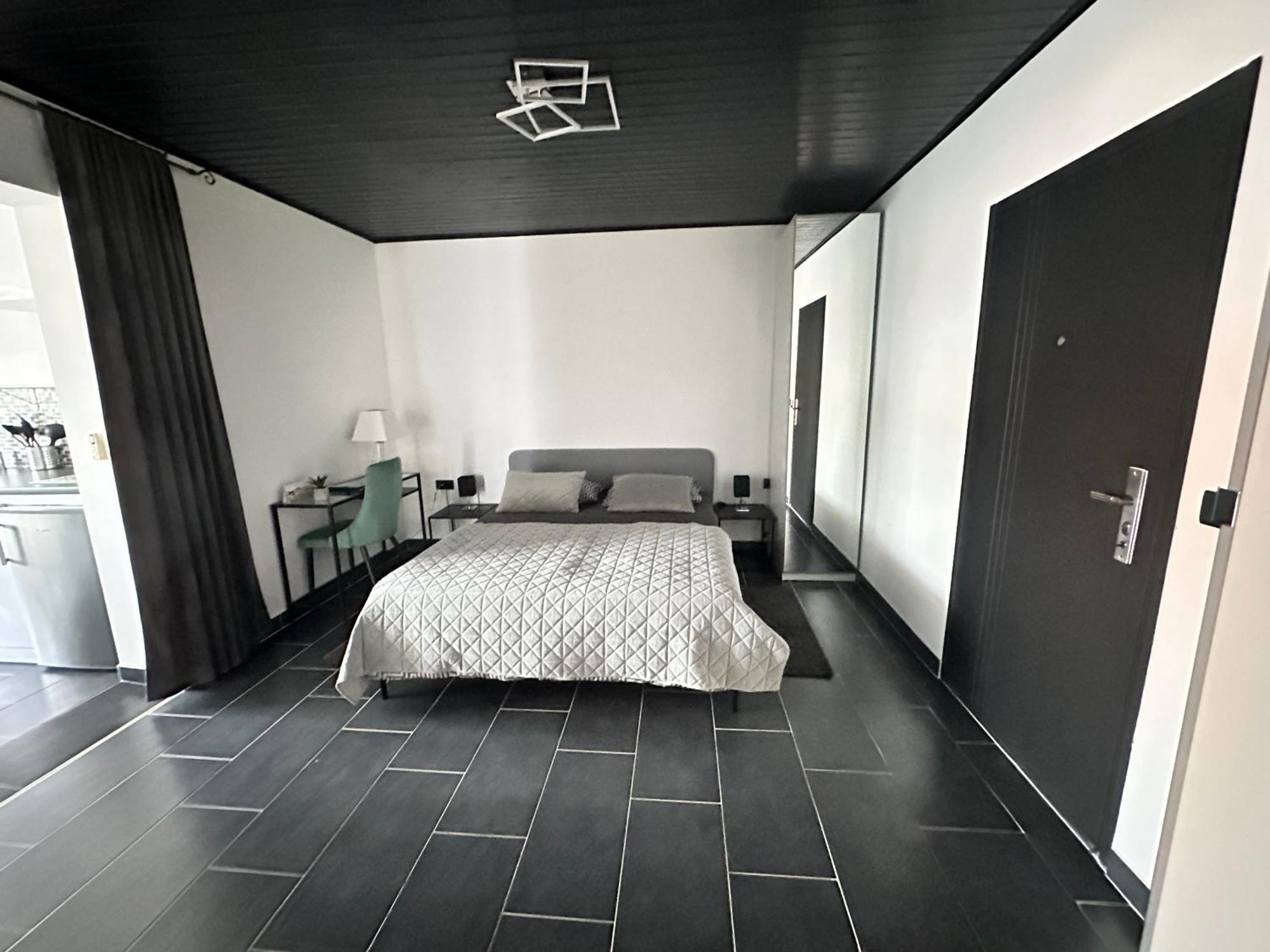 Apartmani Vernissage Биоград-на-Мору Экстерьер фото